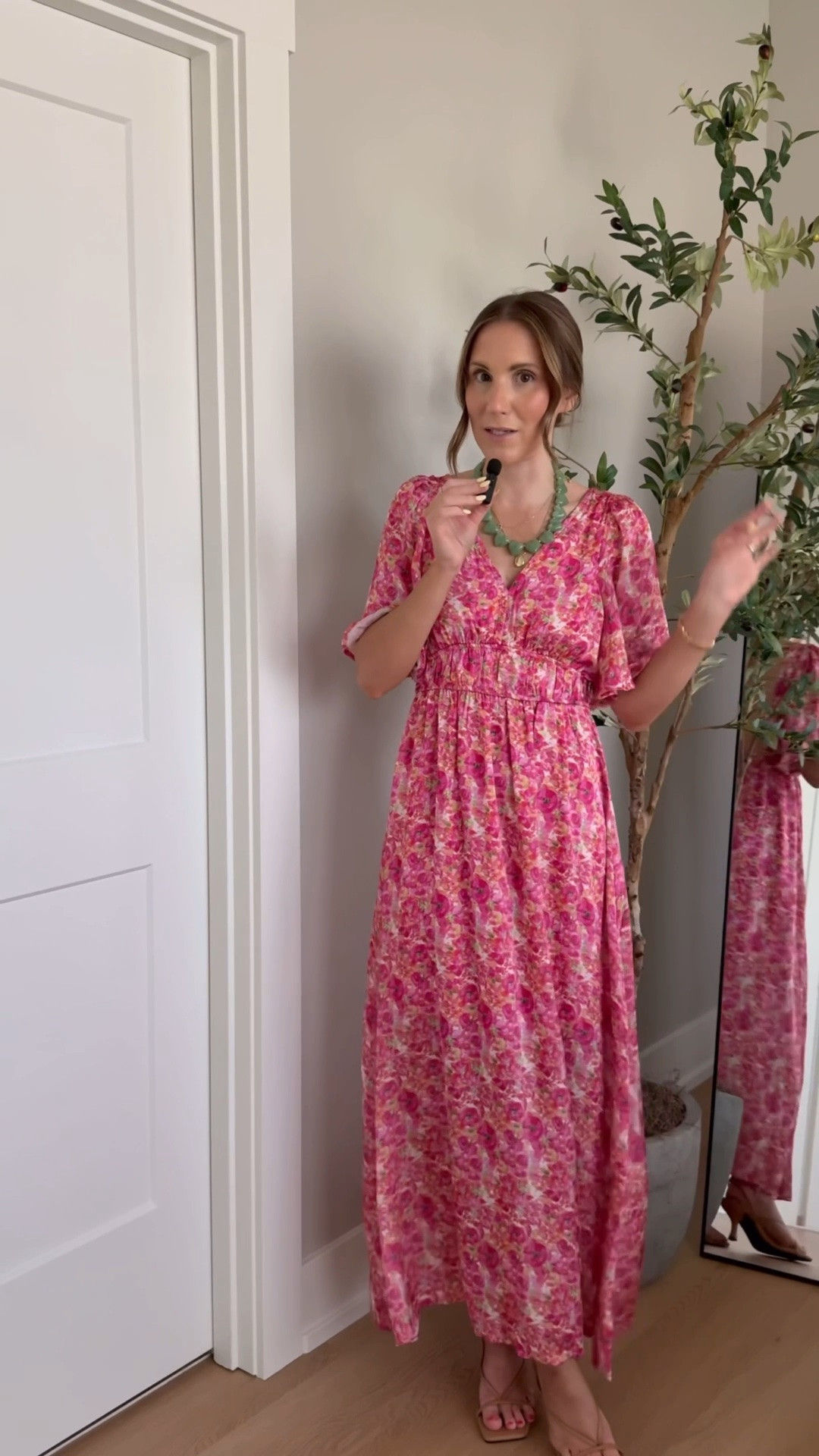 The most stunning summer dress! The back is my favorite part🤭 Perfect for a summer special occasion like a wedding or shower. Wearing a size small

Floral dress, midi dress, summer dress, dressed up, easy clothes

#LTKWedding