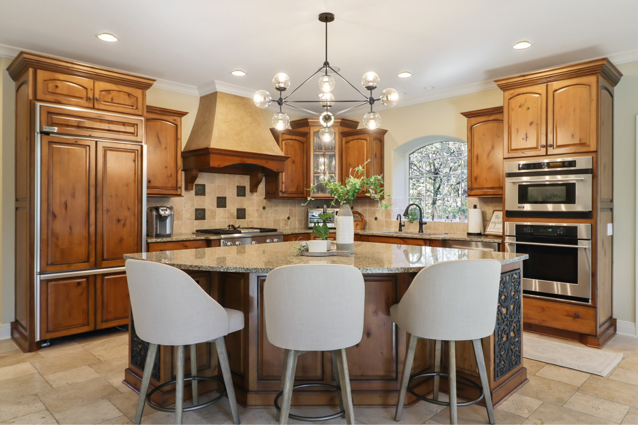 It’s amazing what a new light can do for a kitchen! 

#LTKhome