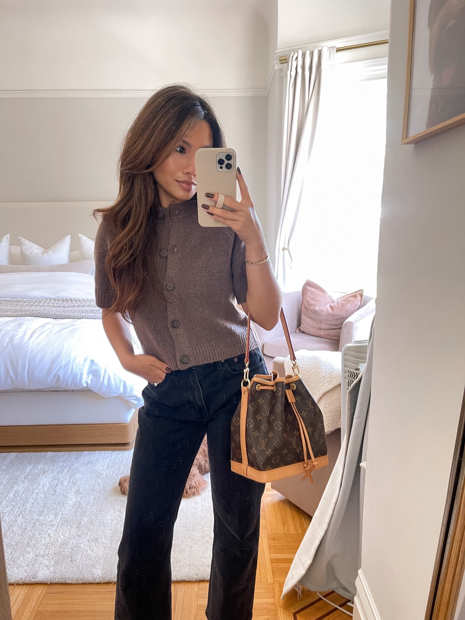 $25 target top! 

Sizing:
Top - tts, xs
Jeans - black wash tts, 25 short 

#LTKFindsUnder50