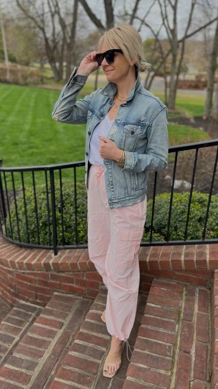 🌸Spring Capsule Styled Looks🌸

Day 2 ~ These cargo pants are cute as can be!  Love how Katie has  styled them with a simple white tee and jean jacket…. And elevated the look with some neutral heeled sandals!

#LTKshoecrush #LTKstyletip #LTKSeasonal