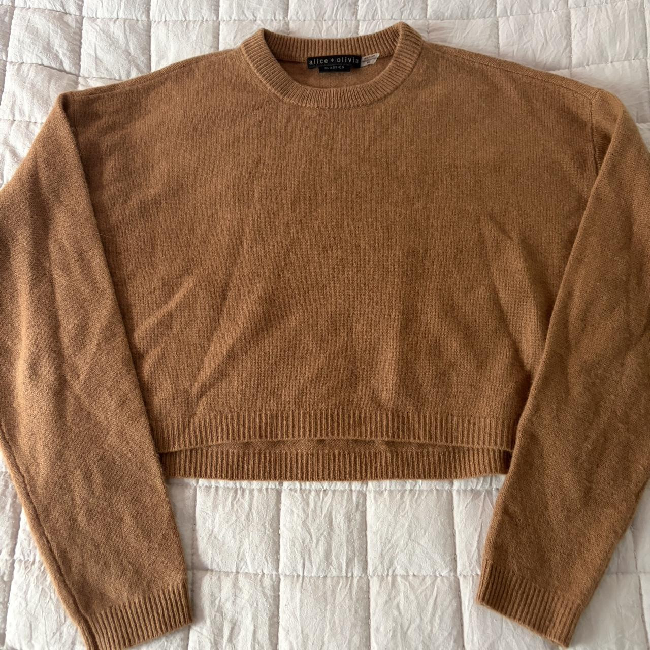 alice + olivia Women's Sweater - Brown/Tan - 30B | Depop US