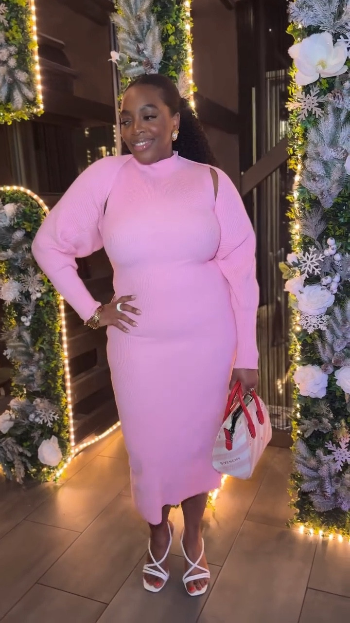 Galentine’s celebration with some amazing ladies 💖💖

Thanks to our lovely host @ays_diary 🤗😘

#galentines #explore #plussizefashion