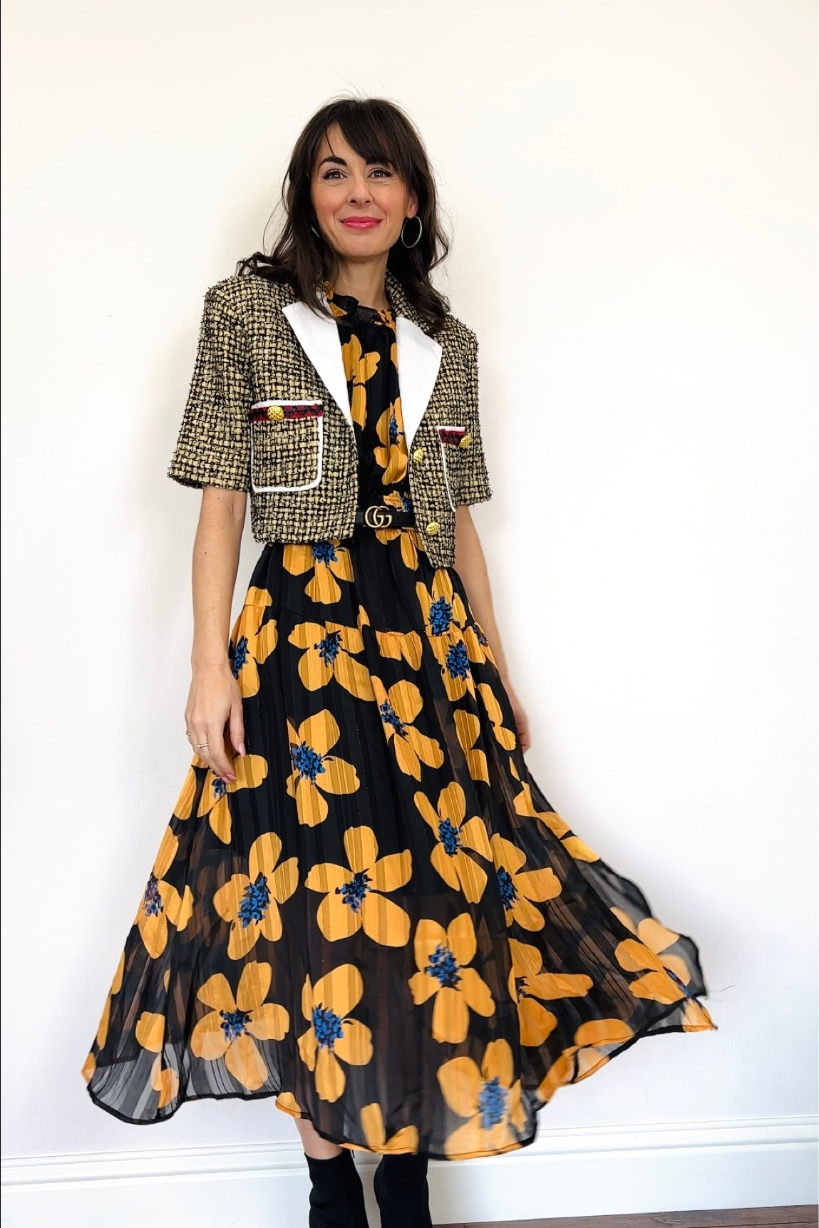 HOW TO MIX PRINTS LIKE EMILY IN PARIS - from closetchoreography on Instagram 

Five new capsule wardrobes & shopping options for more here 👇🏻
new blog post 

https://closetchoreography.com/how-to-mix-prints-patterns-like-emily-in-paris/

