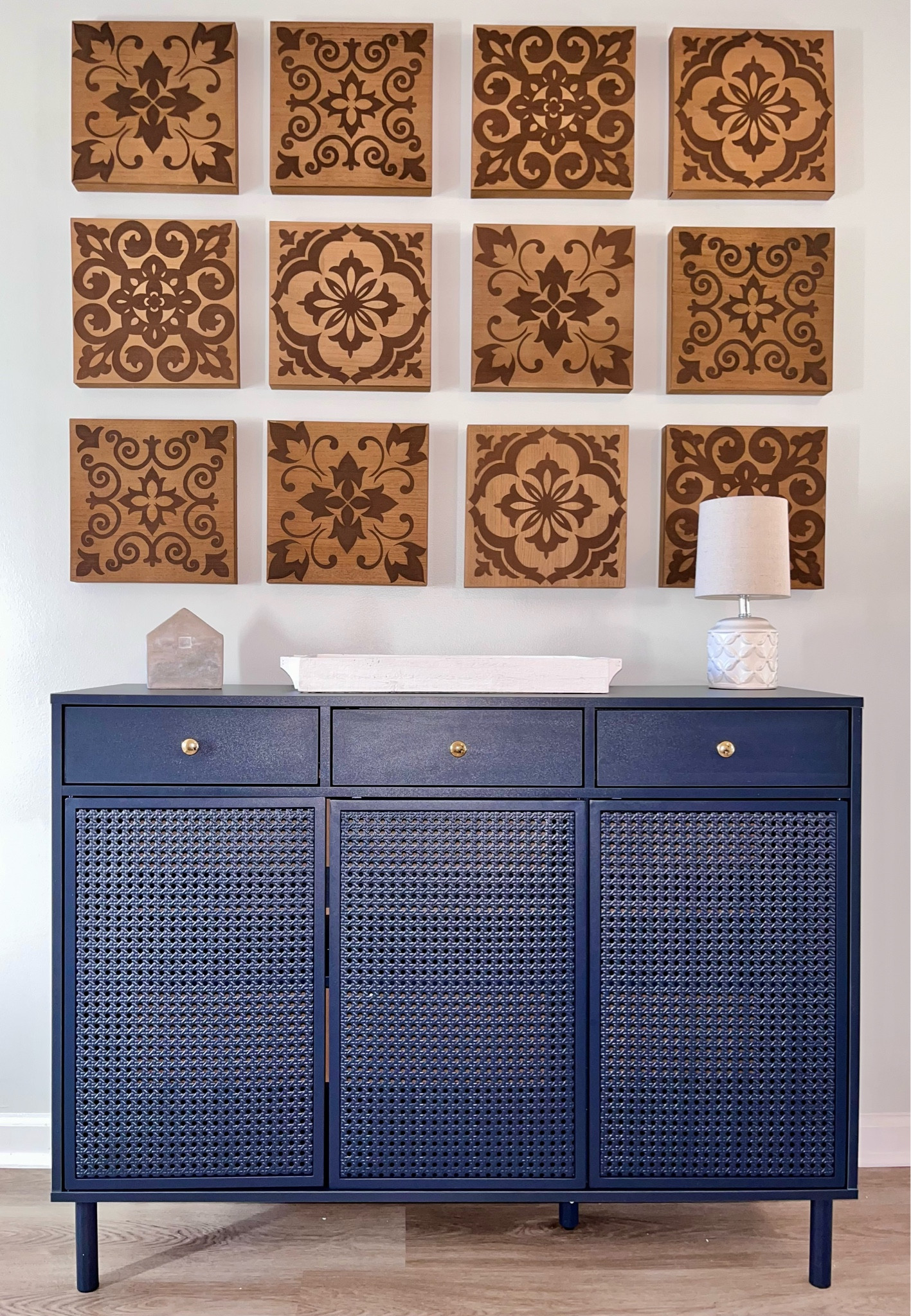 Navy entryway table 🤩

#LTKhome #LTKU