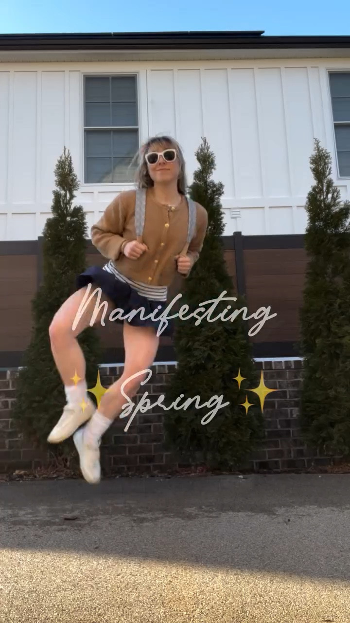 Think Mother Nature will take the hint, if I start wearing mini skirts? 💁🏼‍♀️

#jcrew #preppystyle #classicstyle #classicaesthetic #vineyardvines #tretorn #springfashion #springoutfit #springoutfitinspo #foolsspring #outfitideas #effortlesschic #effortlesslychic