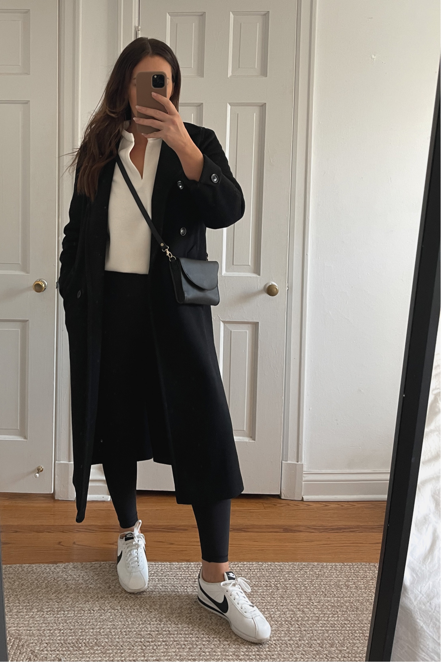 Minimalist Athleisure

#casualoutfit #leggingsoutfit