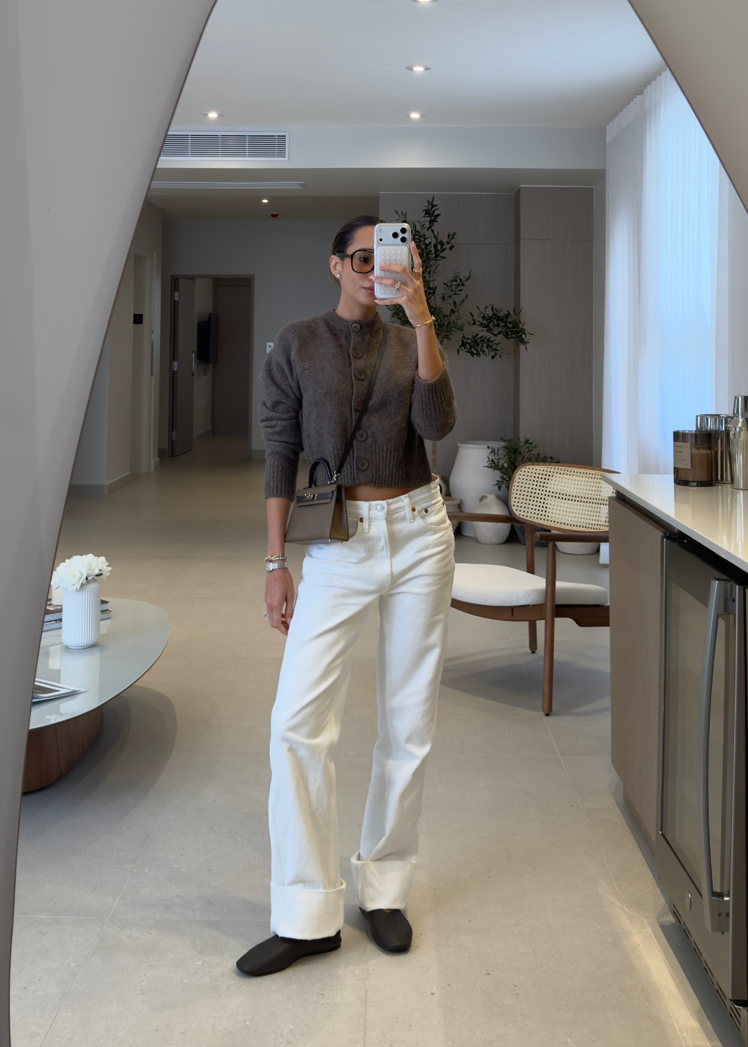 If minimalism was a mood. 🤎 Perfect for a day full of errands :) All linked down below! 

#LTKgrwm #LTKootd #LTKmorning