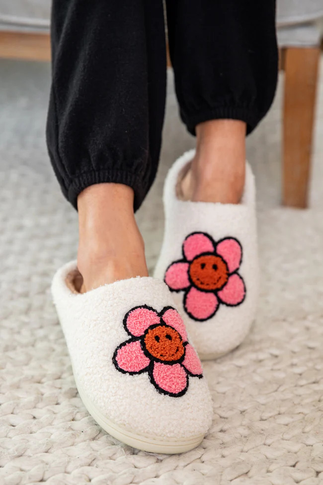 Pink Smiley Daisy Slippers | Pink Lily