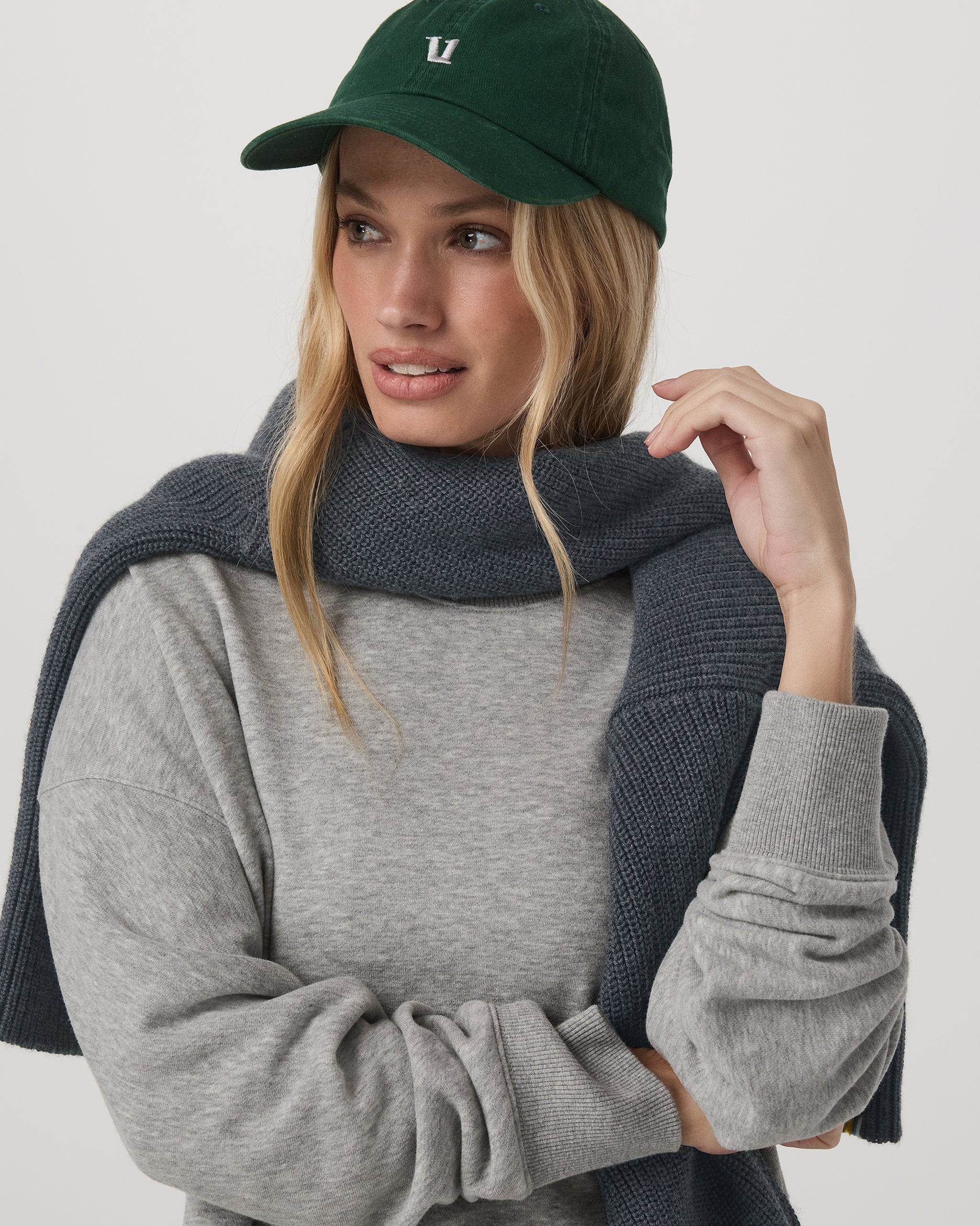 Sedona Weekender Crew | Light Heather Grey Crewneck | Vuori | Vuori Clothing (US & Canada)