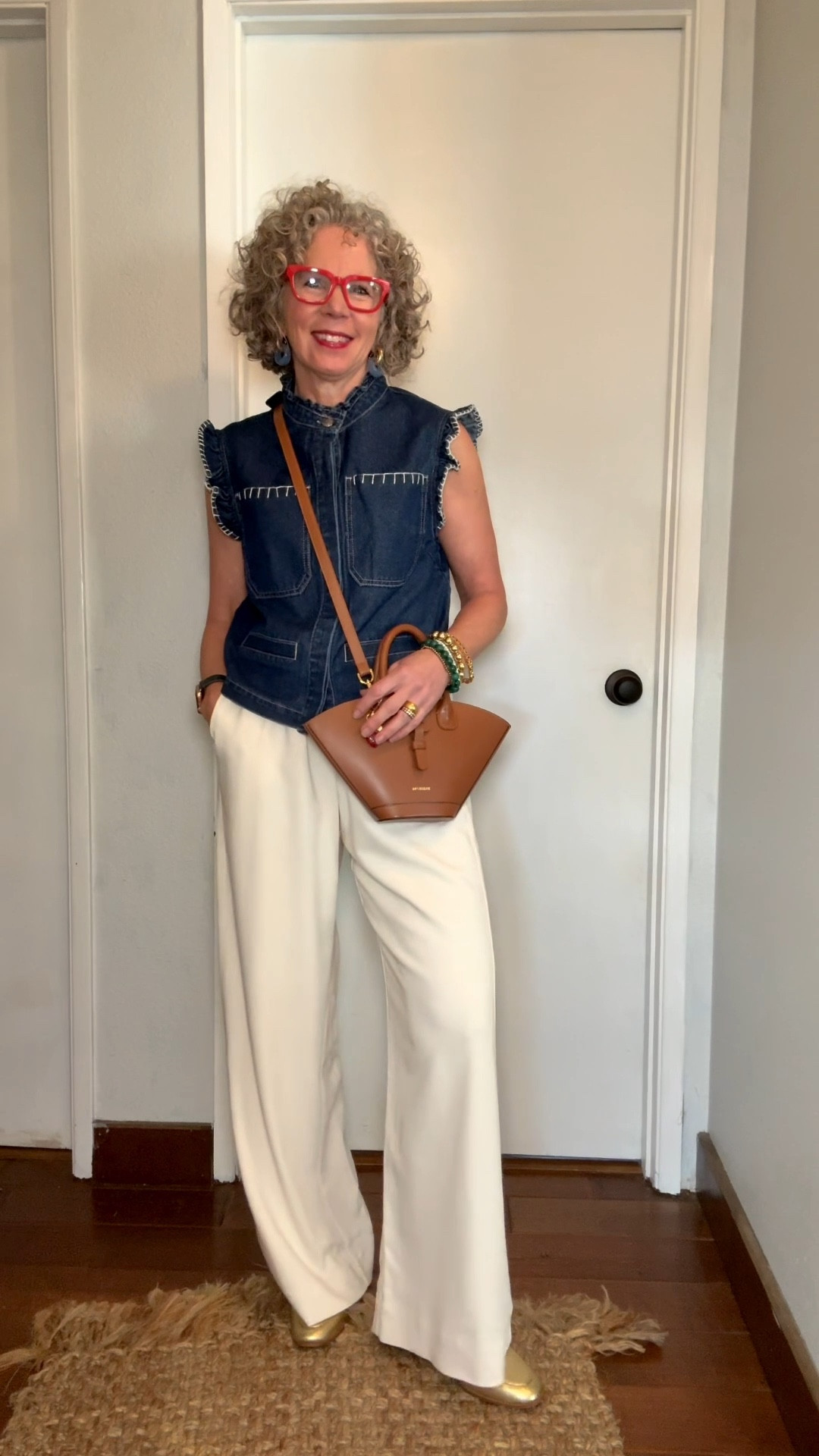 Request for early summer  travel style 