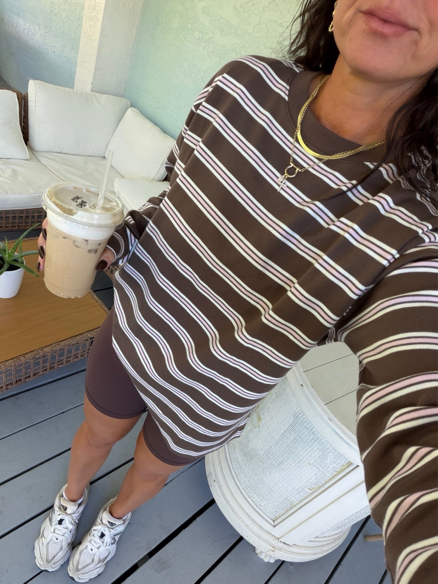 Coffee run ootd 🤎🧋