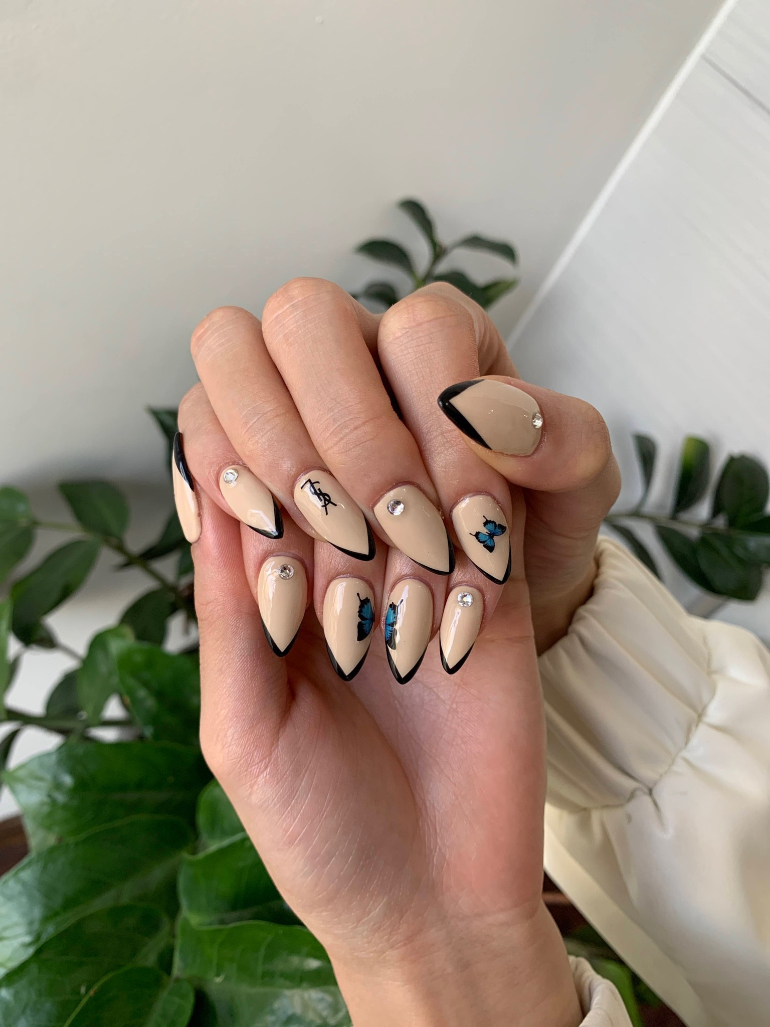 Nude fall nail inspo <3 

#LTKHoliday #LTKGiftGuide #LTKU