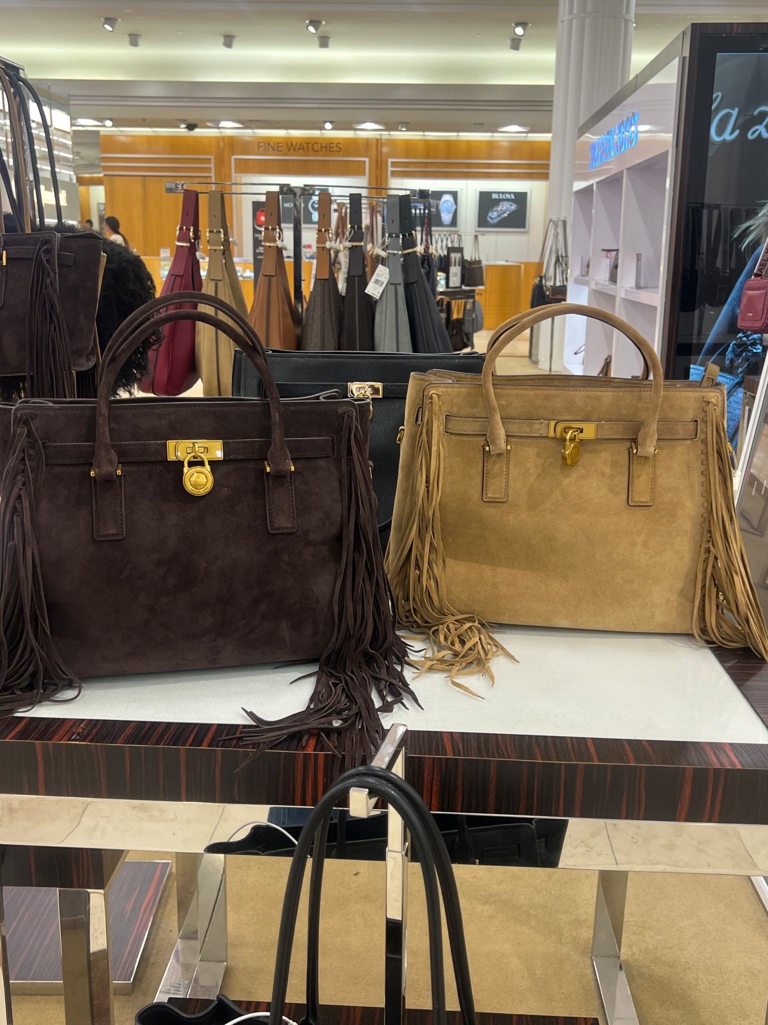 These are 🔥🔥🔥🔥 perfect fall bag! Michael Kors has stepped their game up for sure. I love how big the bags are and I love the fringe. They are definitely going to take all the fall outfits to the next level! 

Which color do you love better? 

Suede purse | suede handbag | fringe purse | fall purse 

#LTKSeasonal #LTKStyleTip #LTKItBag