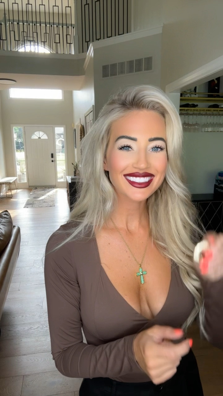 Best bodysuit! So flattering and soft. True to size- I’m in a small 

#LTKSeasonal #LTKVideo #LTKWorkwear