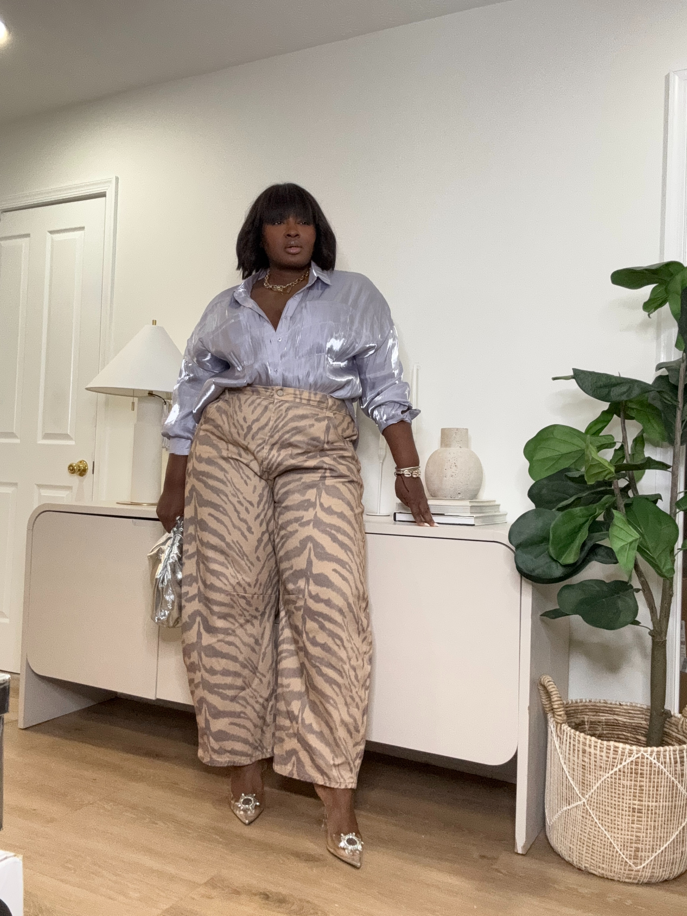 Versatile denim that pairs perfectly with fitted tops, sweaters, or blazers. This outfit is proof that barrel jeans don’t have to feel intimidating. They can be chic and comfortable. #LTKOutfits #BarrelLegJeans #CasualChic #DenimStyle #LTKFashion #OOTDStyle #TrendToWear #WardrobeStaple 

 #LTKootd #LTKSeasonal #LTKMidsize