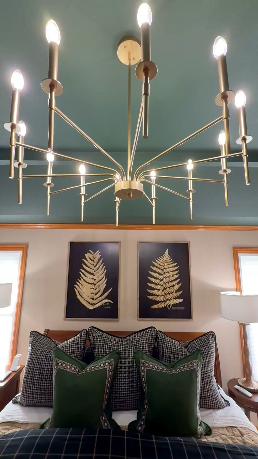 How to make a beautiful bed:
	1.	Start with a comfortable mattress
	2.	Add a quality sheet set (fitted sheet, flat sheet, pillowcases)
	3.	Layer a coverlet, comforter, or quilt
	4.	Use a fluffy duvet insert for that luxury hotel look
	5.	Add your sleeping pillows
	6.	Style 3 decorative pillows on a king bed
	7.	Finish with a throw blanket at the foot of the bed

Beautiful beds are all about layers, texture, and comfort.

#bedstyling #bedroomdecor #luxurybedding #bedroomdesign #cozybedroom #interiordesigntips #beautifulbed #layeredbedding #homeinspiration #decoratingtips

#LTKHome #LTKmorningroutine