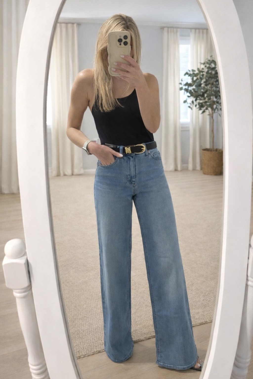 These jeans are SO good and under $20!!!

I’ve tried on so many pairs lately (Anthro Colette, Paige Anessa, Levi’s, Madewell) and these Target high rise wide leg are my favorite 🤍

Wearing a size 2 regular with a 3” heel (usually a 00/23 or 0/24)

This medium wash runs small so I’d size up 1–2 sizes 

They also come in a darker wash (which runs more TTS) + white.

Linking these + a few other petite-friendly favorites ✨

#LTKSaleAlert #LTKPetite