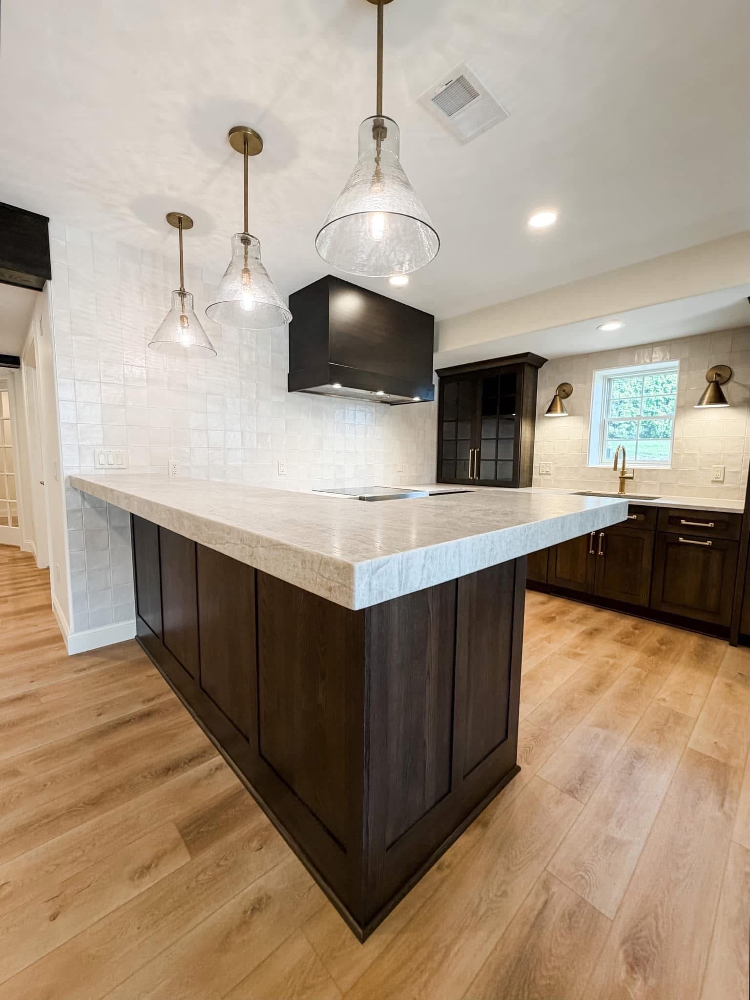 Combination Secondary Kitchen & Bar perfect for entertaining.  Brass fixtures & hardware are the perfect finishing touch.

#LTKHome #LTKSaleAlert