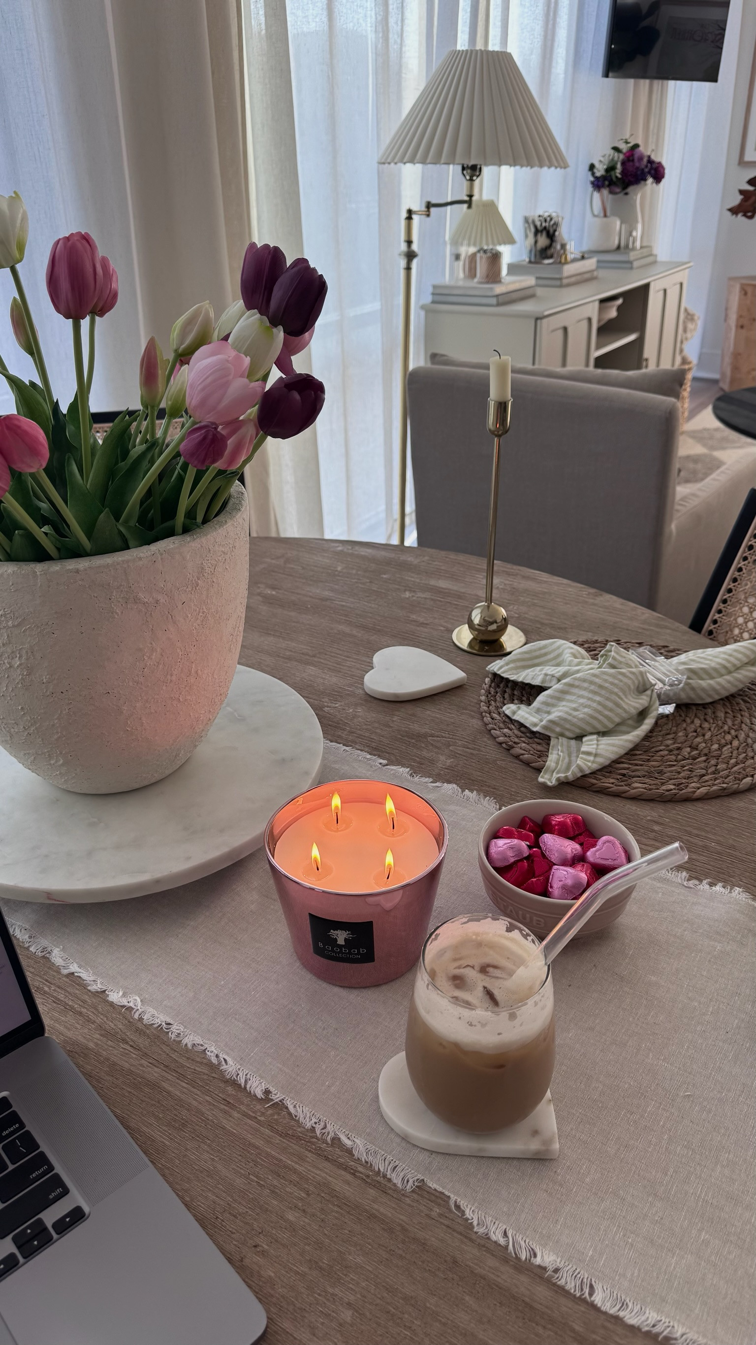 feeling cozy with these cutie home vday finds 💗

#vdayhomeinspo #homeinspo #tablescape 

 