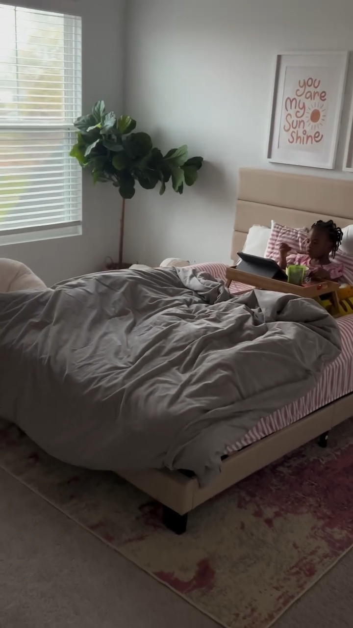 We said peace out to the crib and gave princess an upgrade. I think she likes it. 
💕✨🎀. 

#brelegal #shopltk #lifewithtoddlers #dump #momlife #ltkkids #parentsoftoddlers