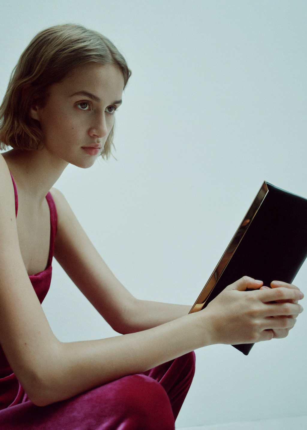 Leather clutch bag with metal chain | MANGO (UK)