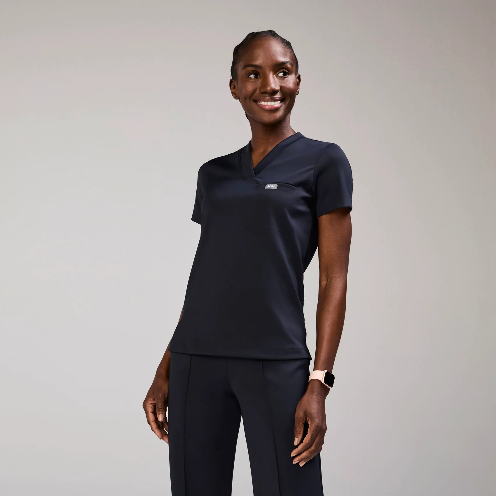 Sona FORMx Slim V-Neck Scrub Top™ | FIGS