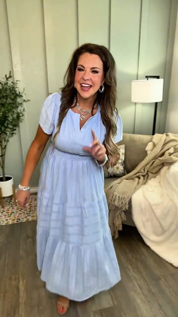 What Color Do I Pick? For me, it’s more than one…
@btfbm_shop #springfashion #ootd #dress