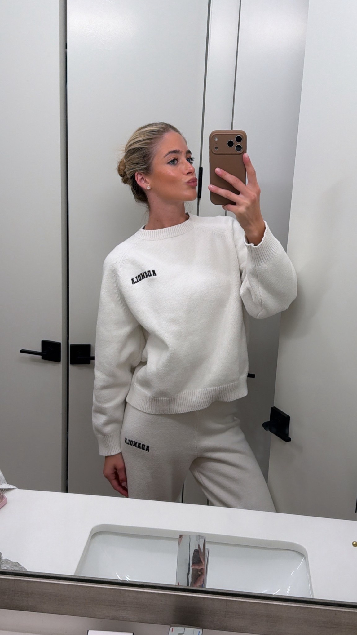 Comfiest set by adanola 🤍
#adanola

#LTKootd #LTKSeasonal #LTKFindsUnder100