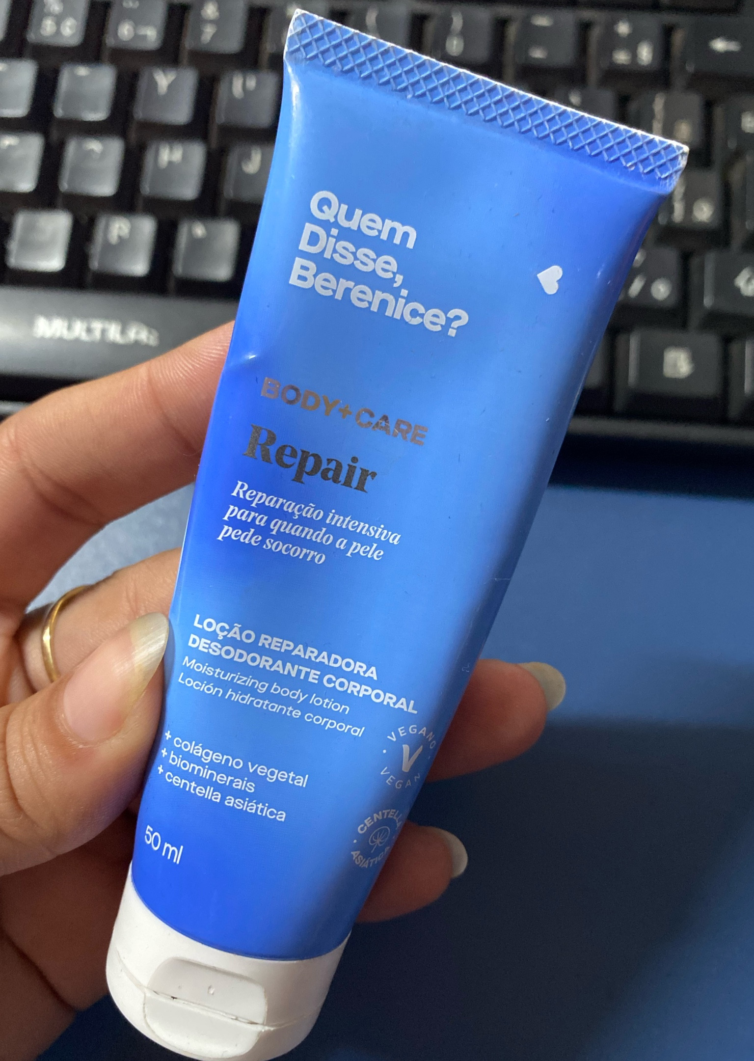 Bom diaaa Povo
Dica de hoje esse creme hidratante da Quem Disse, Berenice? Ideal para quem está com a pele muito ressecada. Você já nota diferença logo de cara… esse da foto é o Mini que carrego na bolsa ❤️

#LTKbrasil #LTKFind