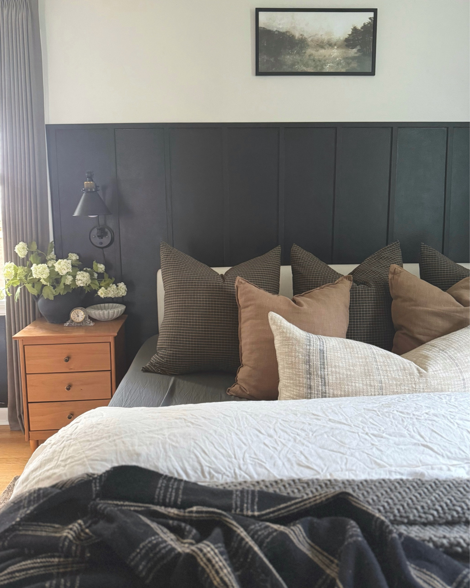 The perfect upgrade to my bedroom thanks to @collectionprints 🤍

I’ve been on a kick to upgrade the art in my home to custom prints and Collection Prints has got it. I absolutely love this Wildflower print. 

Details:
Print: Wildflowers
Size: 25x12

#LTKSeasonal #LTKFindsUnder100 #LTKHome