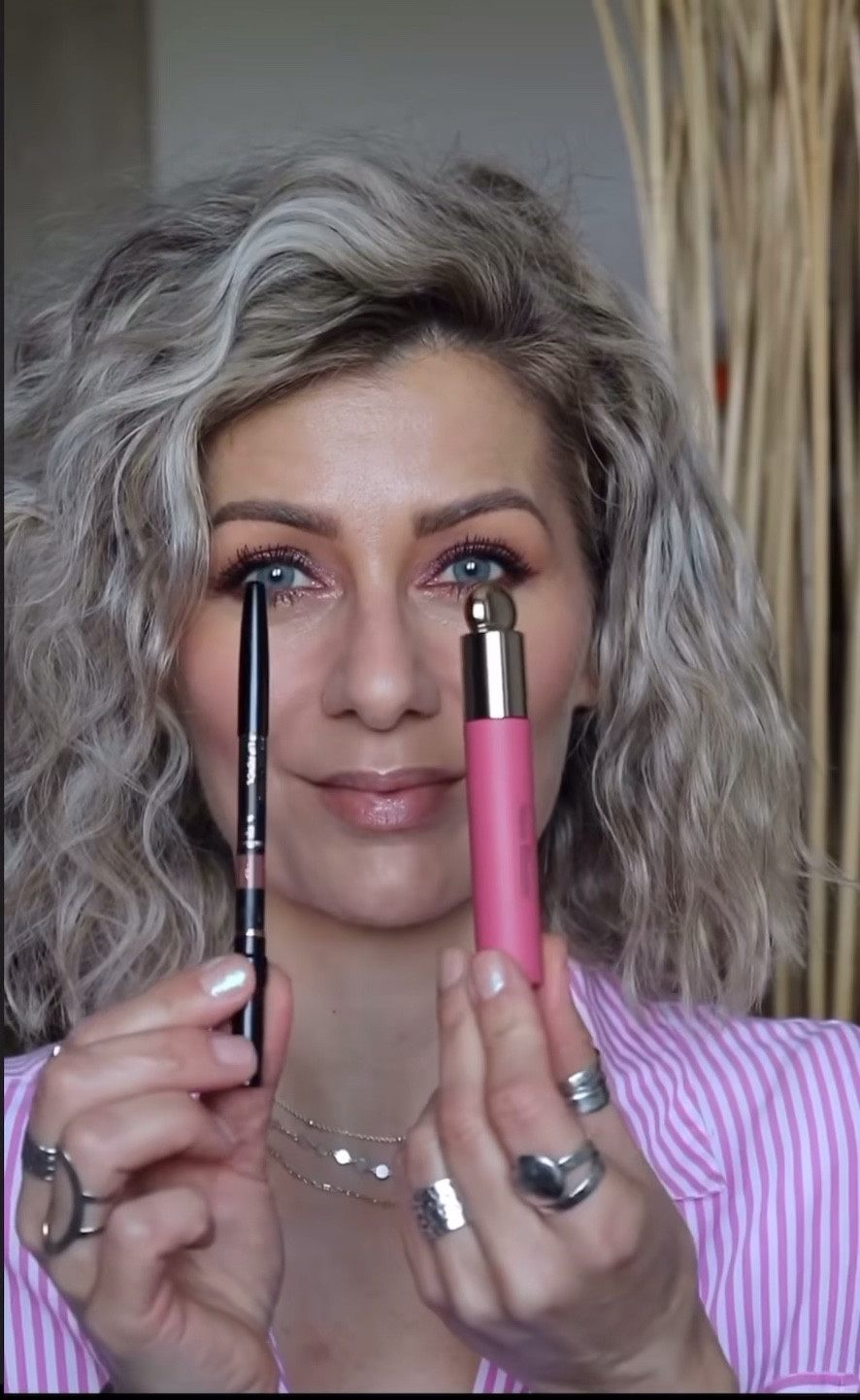 Duo lèvres 

Crayon à lèvres Chanel, huile teintée pour les lèvres Rare Beauty

#LTKbeauty