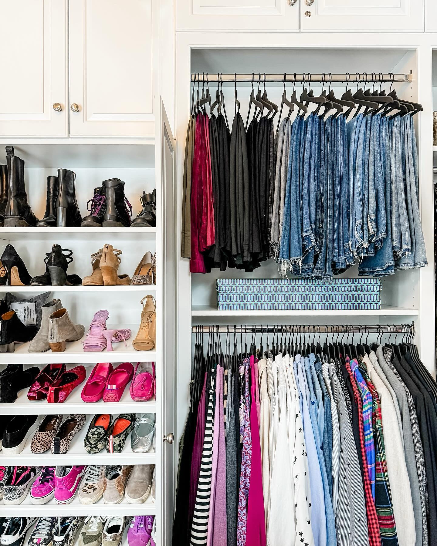 When @the_styleriot and @thebaerminimalist collide (or really collaborate) in the most perfect closet, good stuff happens!

But don’t take our word for it.

Our client says “Maria’s ability to make the most of storage spaces in my home combined with Laura’s ability to style and find inspiration in my wardrobe have given me confidence and alleviated decision fatigue in everyday life. Working together to cultivate a closet environment that is fun, comfortable, and truly was a joy!”

Is your closet calling?? If so, direct her to The Luxe Edit and we will take great care of her (and you)!