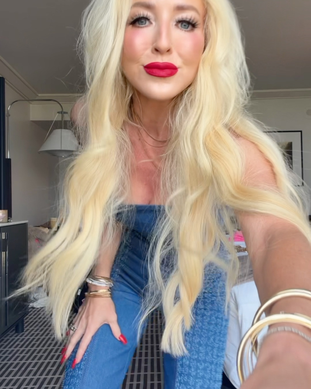 Cutest Jean outfit 🩷✨
Corset back 
Superrrr long pants- no stretch 
Top runs small IMO
Wearing XS in jeans and S in top

#LTKStyleTip #LTKSaleAlert