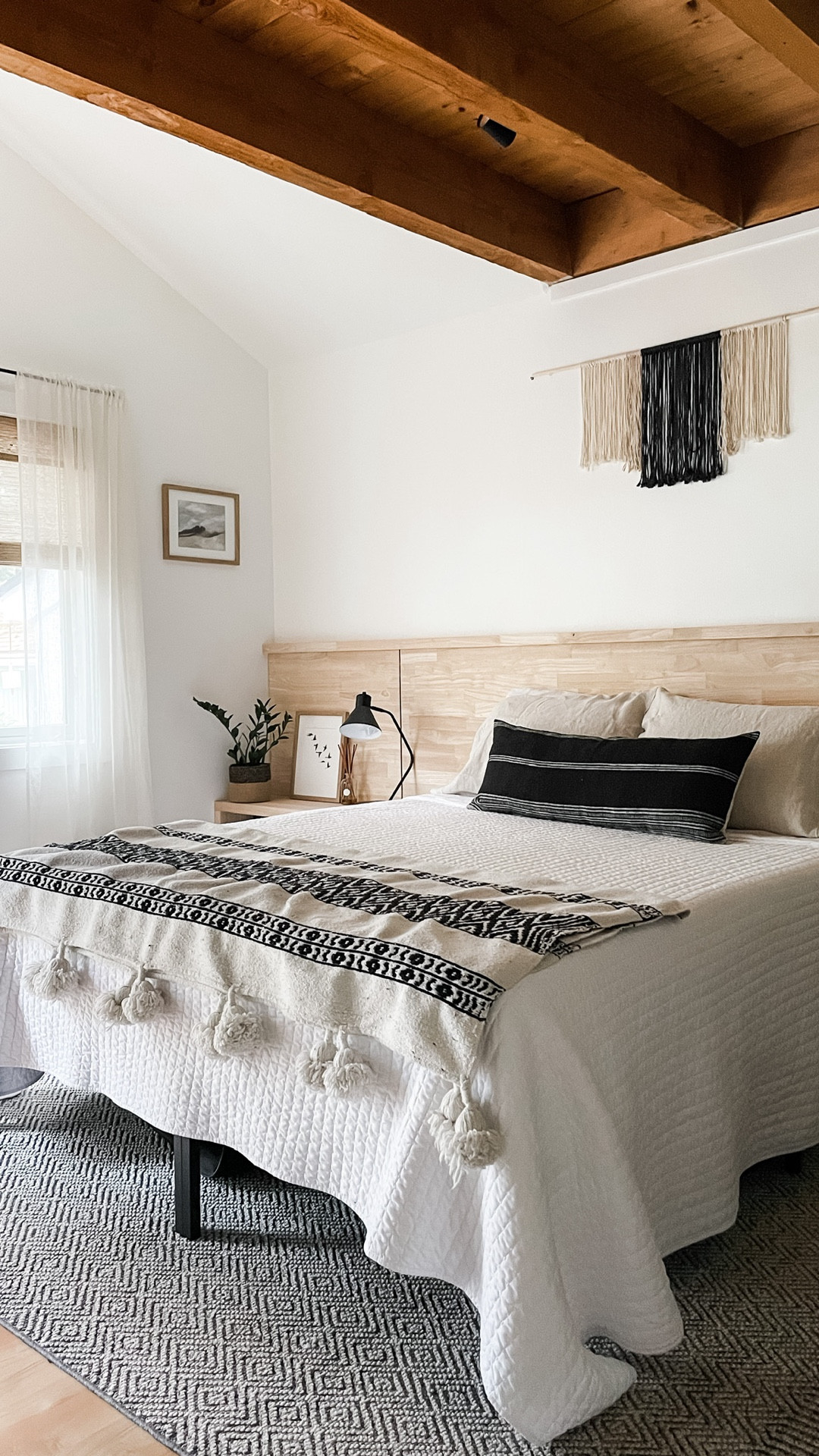 Cozy bedroom, aesthetic, lots of Amazon finds for a functional and calming bedroom vibe. From one of my favorite mattresses to dough pillows and under bed storage boxes here are some of my favorite.