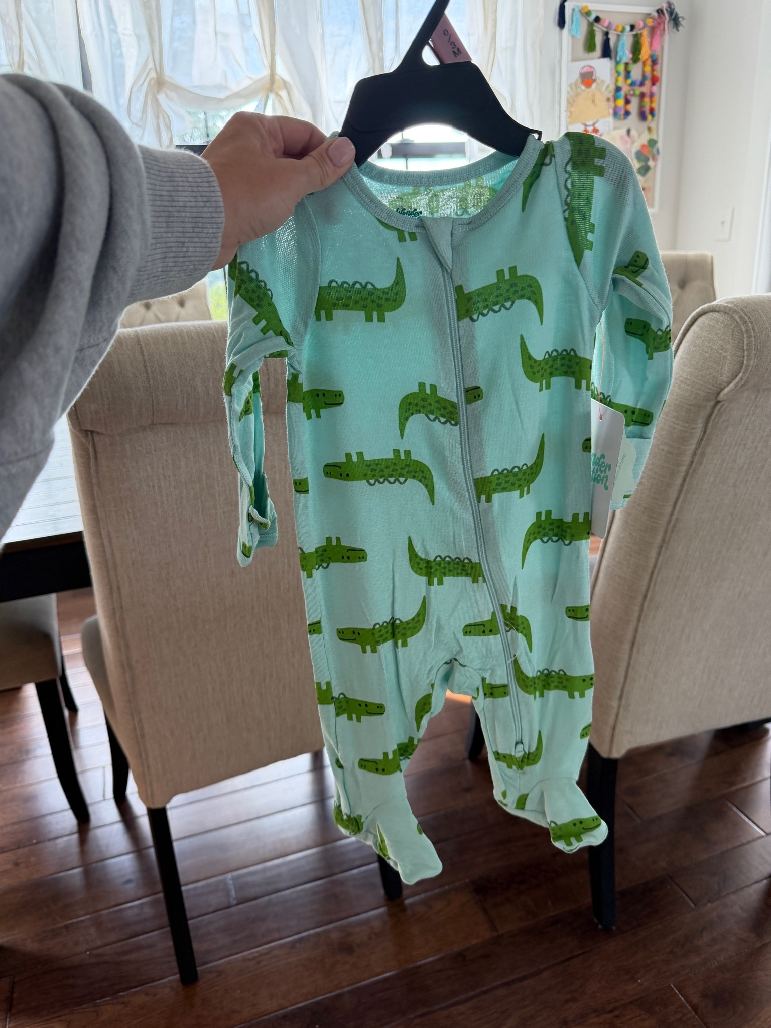 The cutest baby onesie

#LTKBaby #LTKKids #LTKSaleAlert