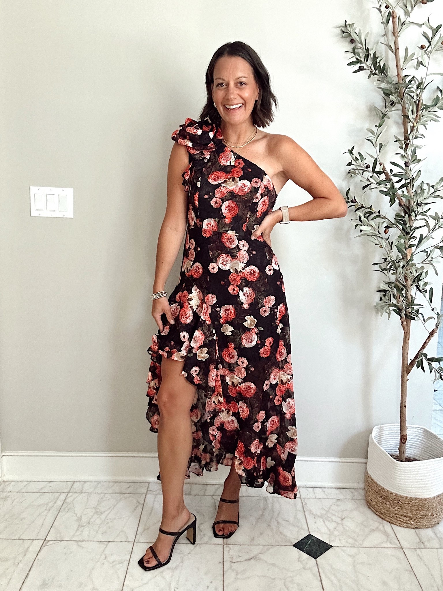 Amazon wedding guest dress!

Runs true to size - I’m in the 6.



#LTKFindsUnder50 #LTKOver40 #LTKWedding