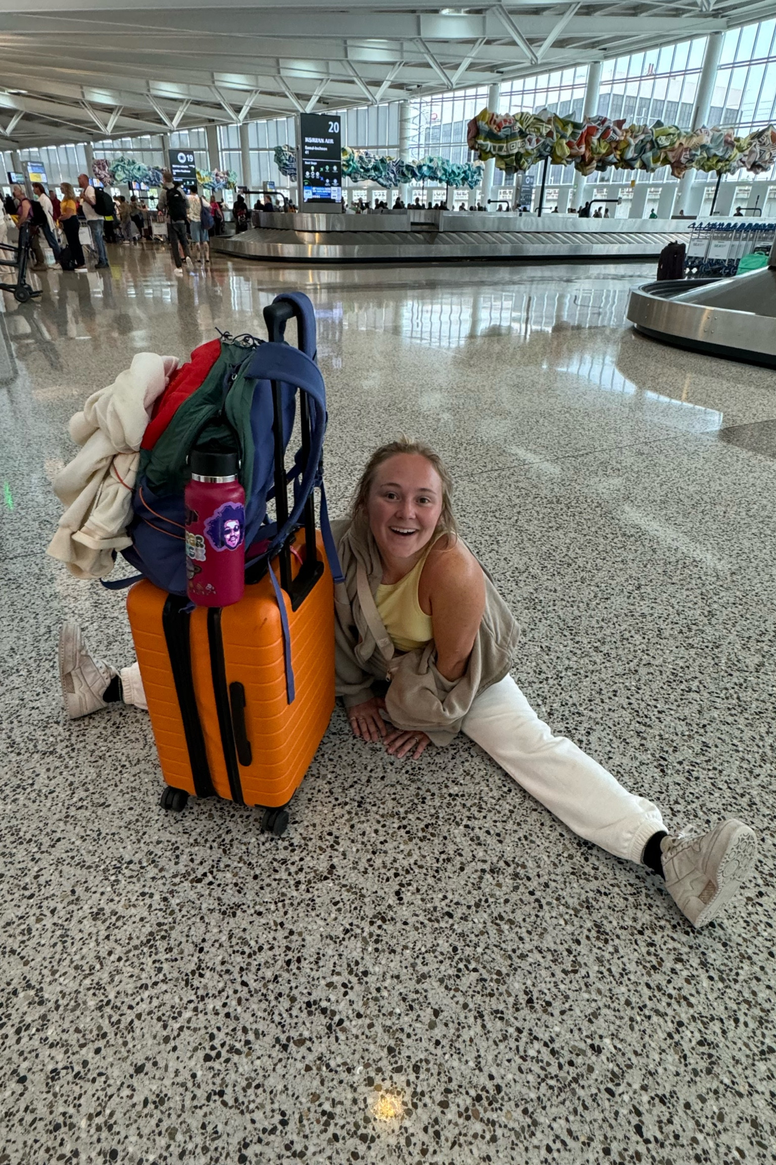 the most comfortable travel outfit and best travel luggage 

#travel #airportfit

#LTKTravel #LTKFindsUnder100