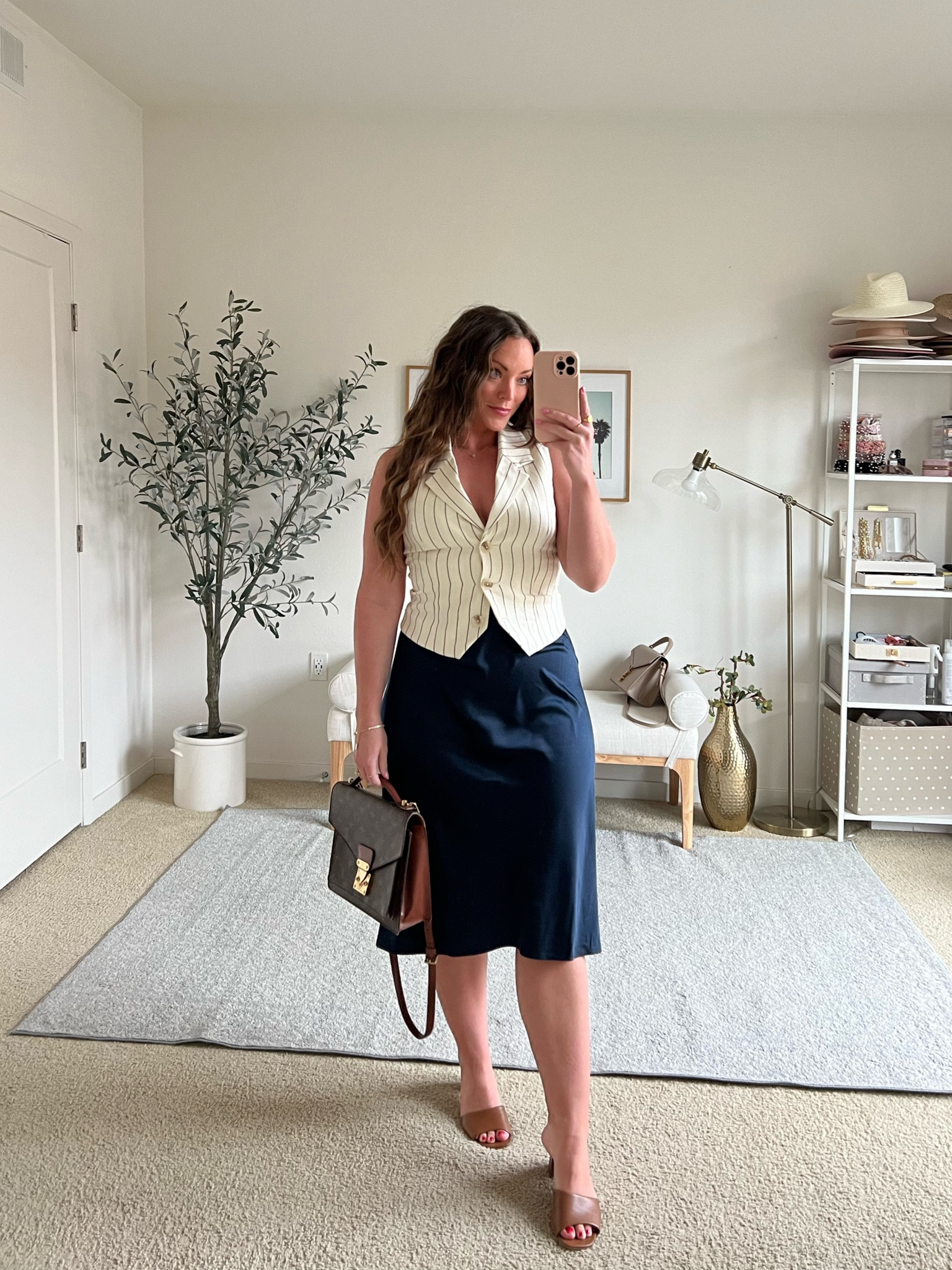 How to dress up a skip skirt ❤️
Vest medium
Slip skirt size medium 



#LTKSeasonal #LTKmidsize #LTKfindsunder50