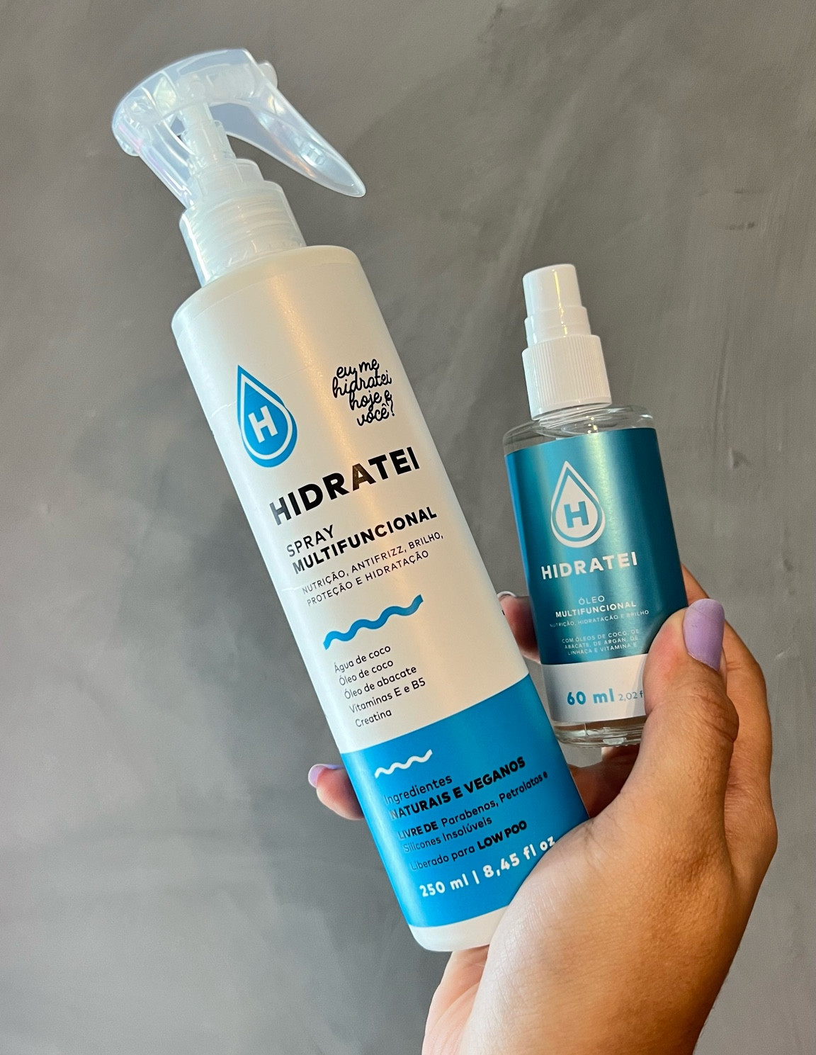 Dupla Pós Banho:

Spray Multifuncional: usei como protetor térmico no cabelo úmido antes do secador • um leave-in leve de hidratação, nutrição e reconstrução.

Óleo Multifuncional: usei como reparador pós chapinha • possui sete benefícios como reparação, umectação, termoproteção, pré-poo, selagem, redução de frizz e efeito gloss. Dessa forma, a frequência de uso irá variar de acordo com a necessidade do seu cabelo.

#hidratei #hidrateimultifuncional

#LTKbeauty #LTKbrasil #LTKstyletip