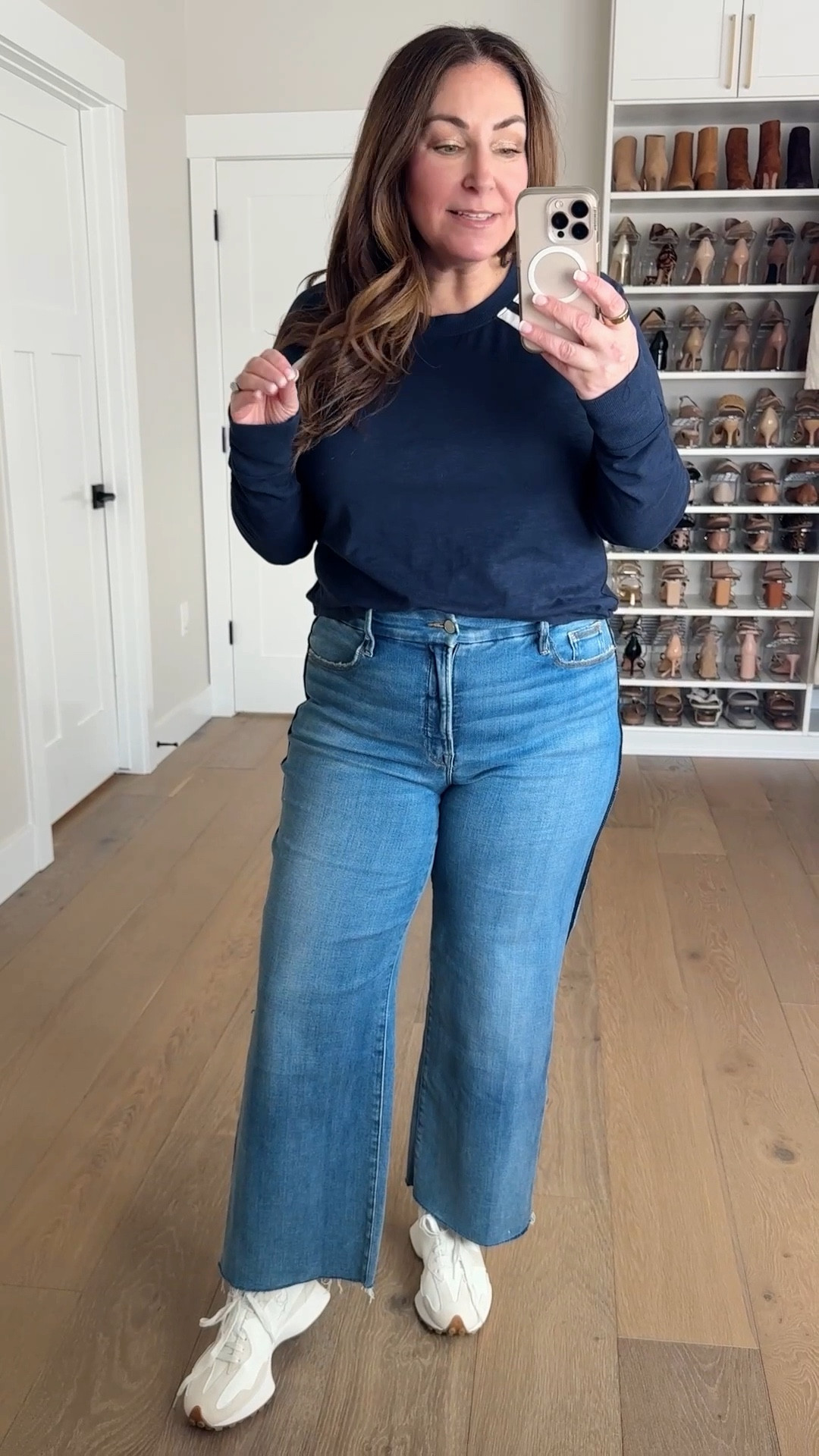 My picks for spring jeans and pants include statement seams, soft & stretchy fabric that moves with me but doesn’t stretch out! I’ve found several styles I’m loving from @evereveoffical 

• Good American Jeans I wear a 14
•KUT olive pants wearing 14 but run a little long
•KUT Meg pants size down if in-between can wear 12 but little snug and 14 was big! 
•All tops wearing large 

#EverevePartner #EvereveStyle
