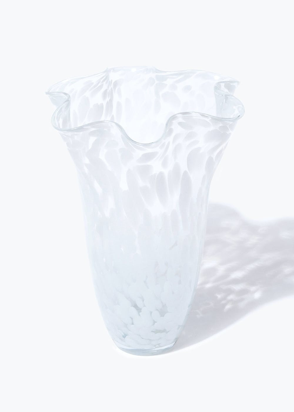 White Clear Handkerchief Vase (23.5cm x 23.5cm x 32.5cm) – White | Matalan (UK)