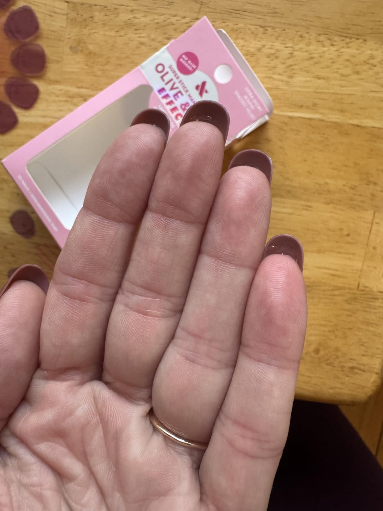 Olive & June Classic Super Stick Mani Press On Nails | Valentine's Day |Short Round | No Glue Nee... | Amazon (US)