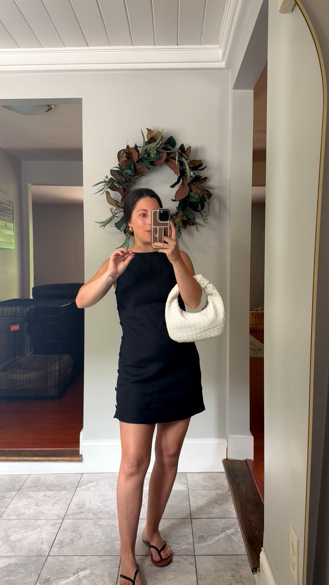 Wearing size xs petite dress. For reference I am: 5ft, 118lbs.

Summer dress
Black dress
Linen dress
Summer outfit
Petite outfit
Date night outfit 

@abercrombie 
#abercrombiepartner
