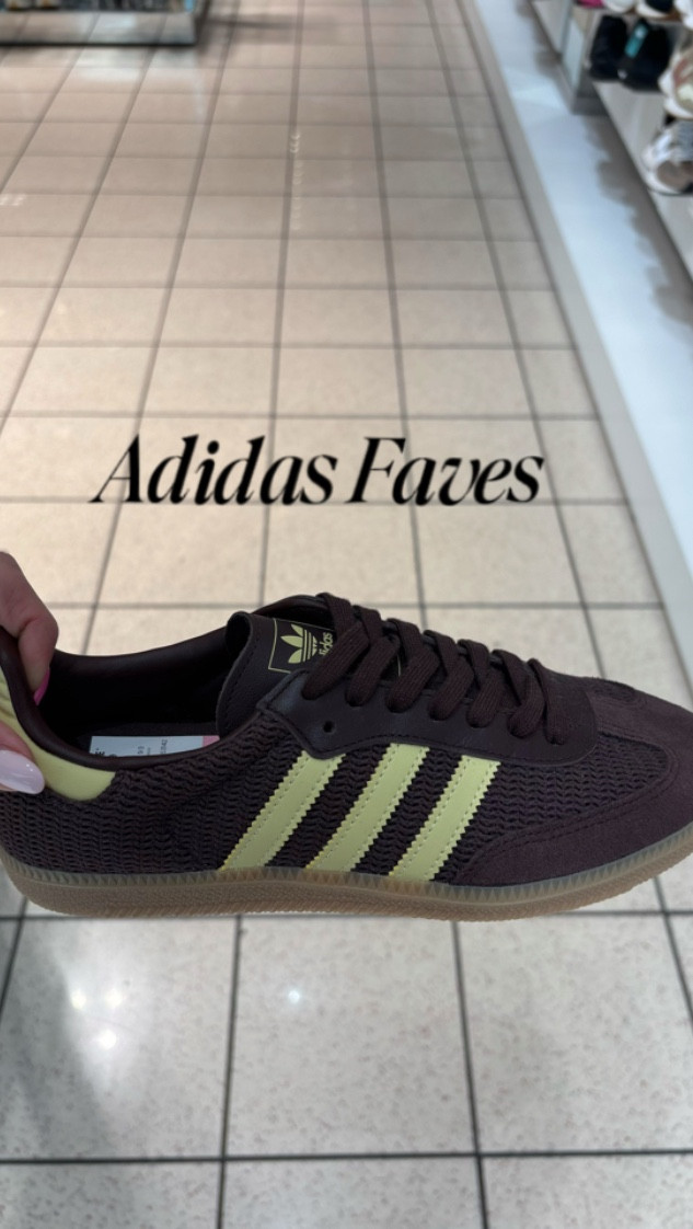 Adidas faves spotted in store 🤎👟

Comment LINKS to shop 
Share with a friend 🙋🏽‍♀️

#adidas #trainers #virtualstylist #fashionblogger #highstreetfashion