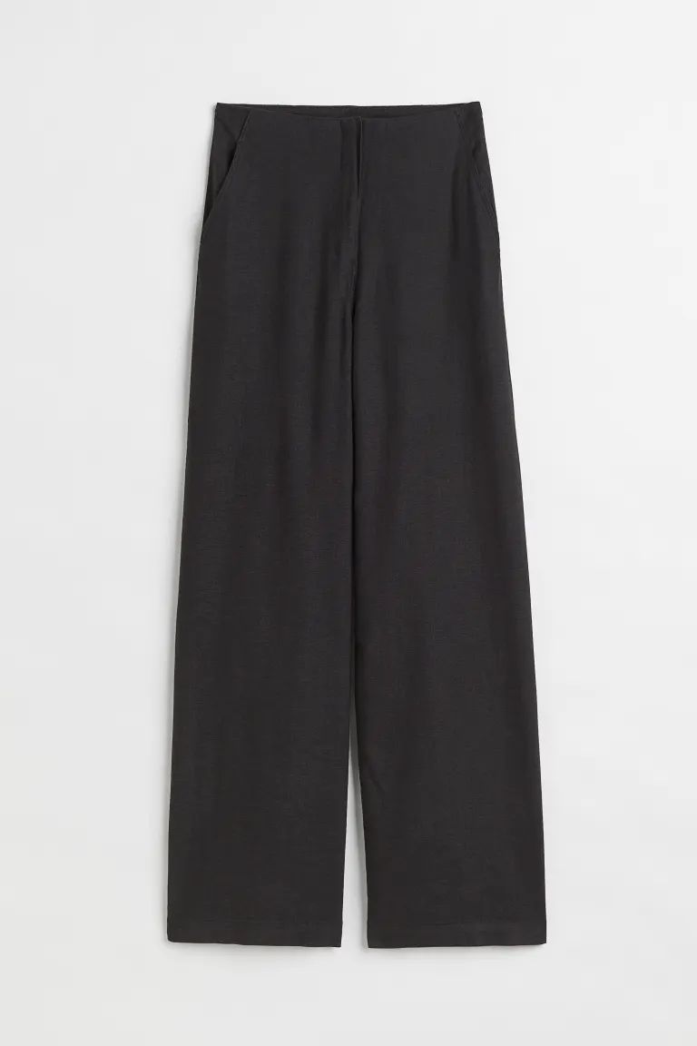 Conscious choiceNew ArrivalTailored, slim-fit trousers in a linen and viscose weave with wide, st... | H&M (UK, MY, IN, SG, PH, TW, HK)