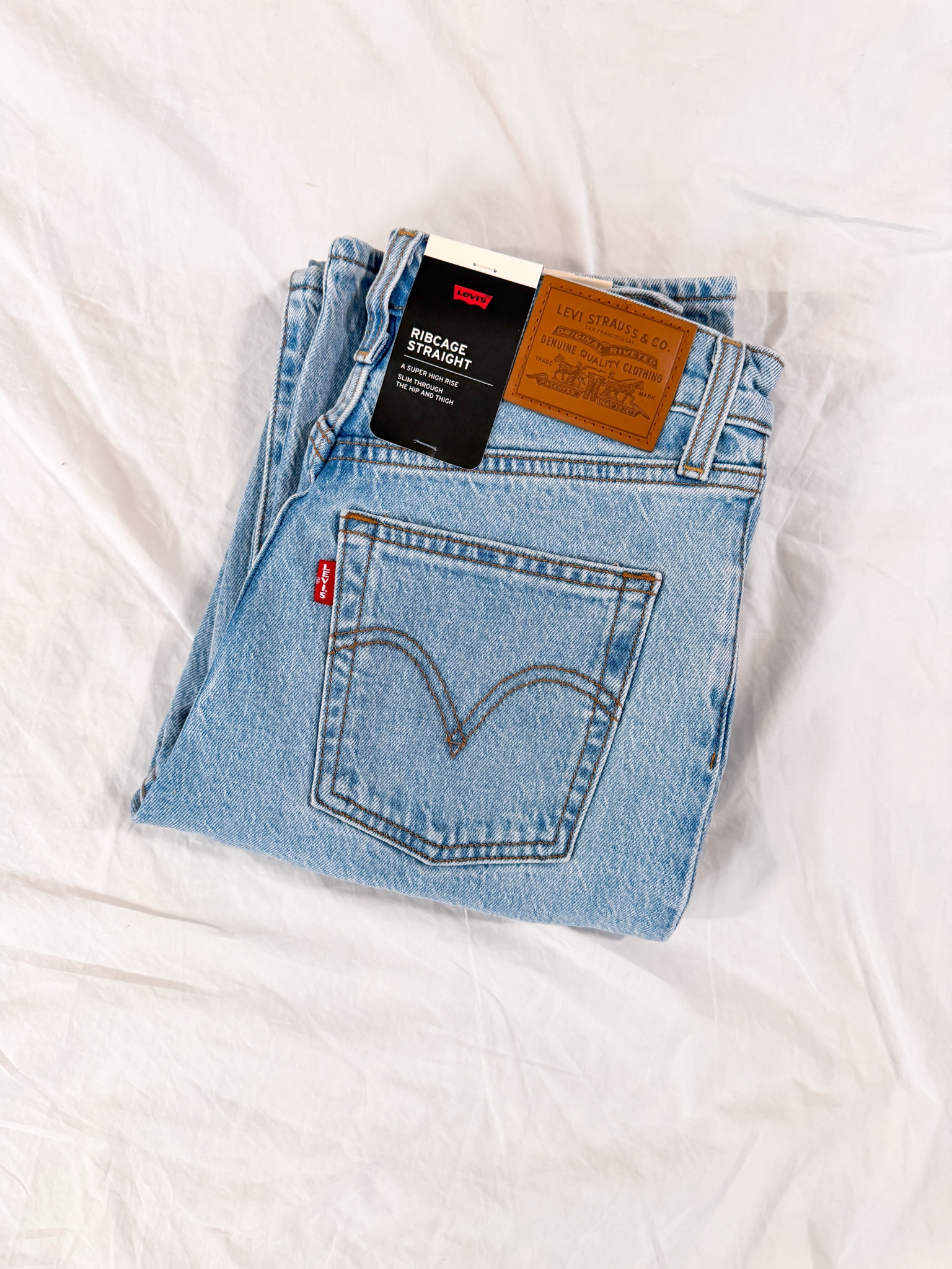 Fit true to size 

Levis jeans 

#LTKFindsUnder50 #LTKFindsUnder100 #LTKootd