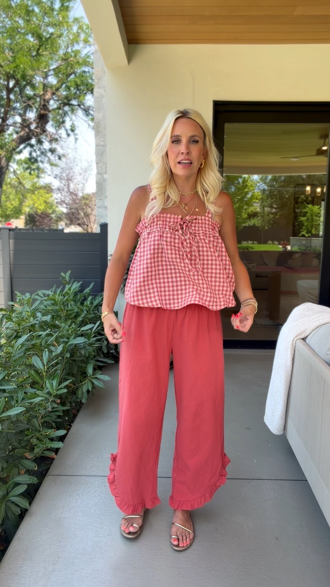 These pants are so cute! I’m so glad I finally tried them on

#LTKootd #LTKgrwm #LTKmomlife