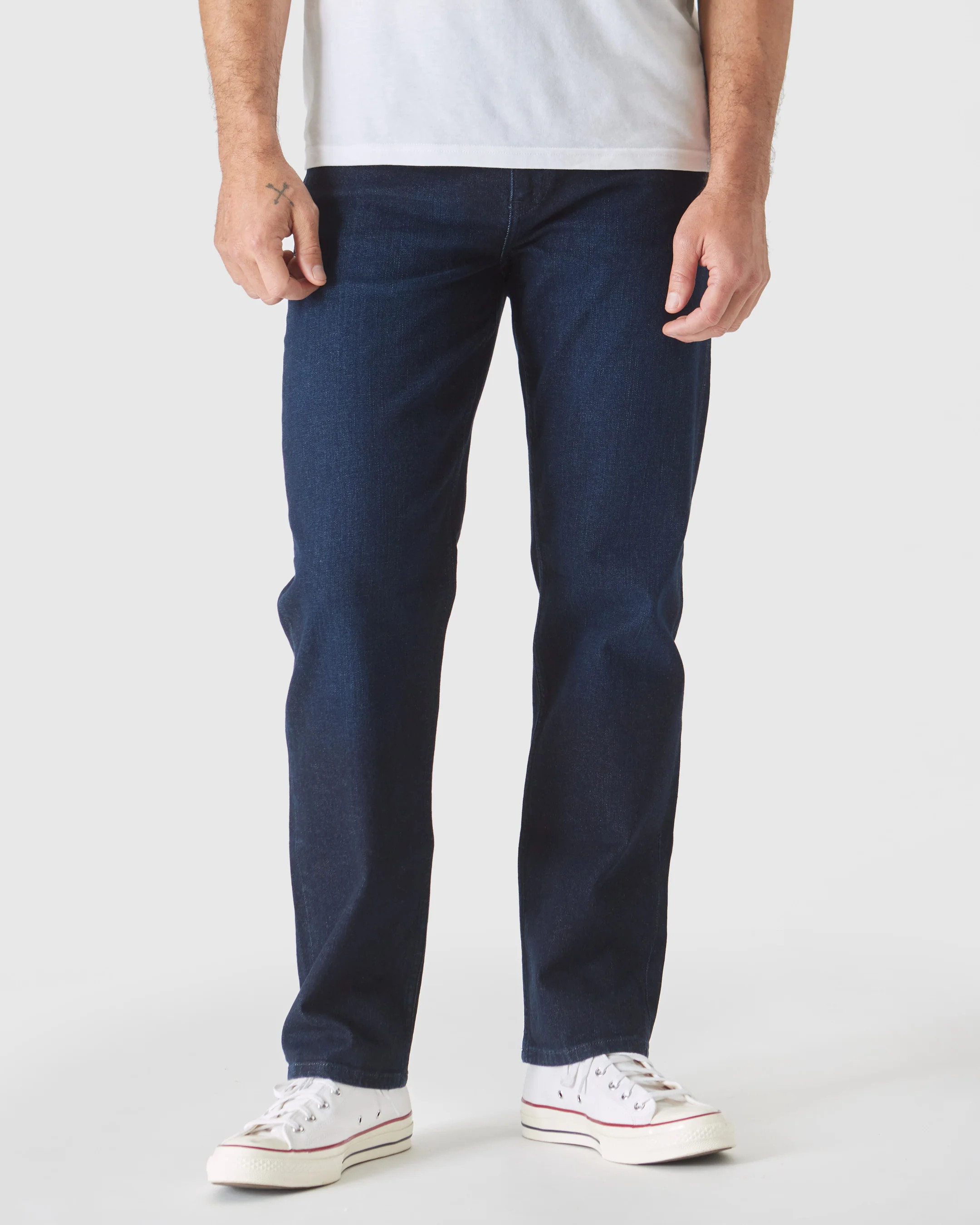 Indigo Rinse Straight Authentic Stretch Jeans | True Classic