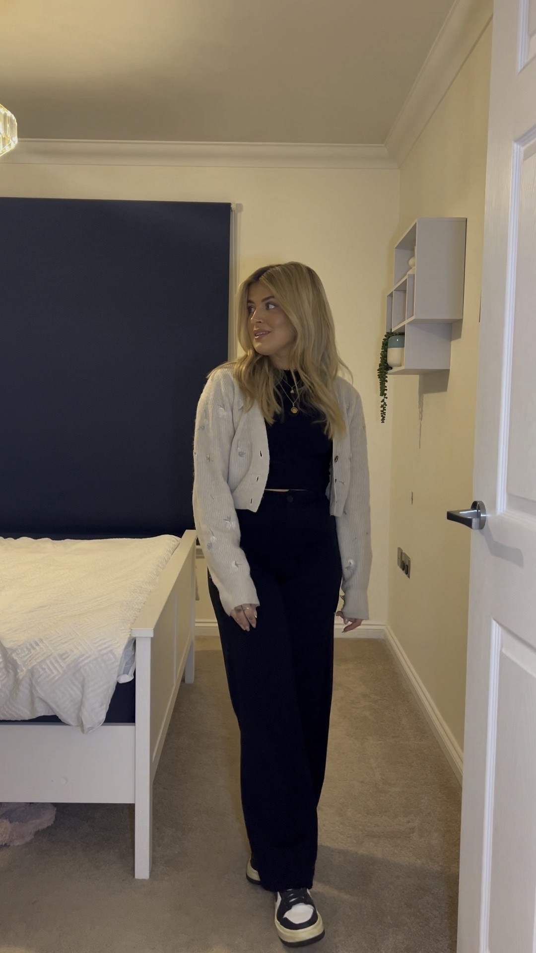 These black trousers from Bershka are just 🤌🏼🤌🏼🤌🏼 for work, also what is with the constant fight trying to get a bag handle over a puffer jacket?? Not what you want to be dealing with in the morning 🫢❤️‍🔥🕺 





Work wear style, work wear ideas, work outfit inspo, work outfit ideas, work style, office wear, office fashion inspo, black trousers, style black trousers, black trouser outfits 

#LTKstyletip #LTKeurope #LTKVideo