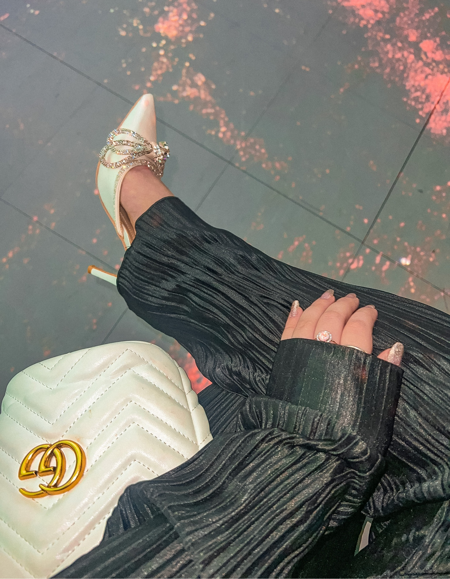 Shoes: 6 (TTS)
Shirt & pants: I’m wearing a small bur size down 1!

#NYE #newyears #petite #workwear #businesscasual #corporate #office #gucci #tote #amazon 

#LTKworkwear #LTKshoecrush